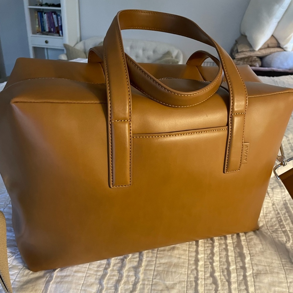Away everywhere bag master & dynamic special edition